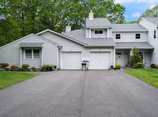 54 Cobbleridge Ln, Manorville, NY 11949