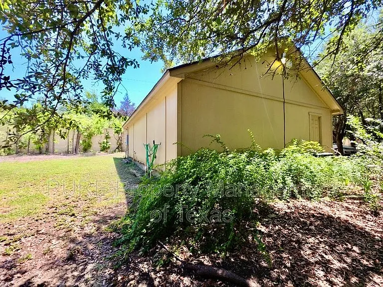 1623 Breezy Cv — Photo 17