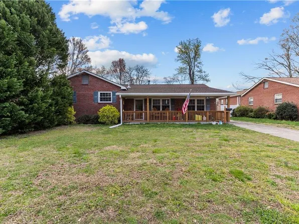 48 Longwood Dr, Hampton, VA 23669