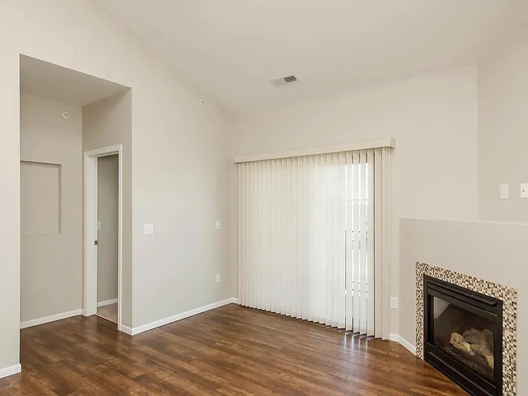 475 Penn Ct #15 — Photo 10