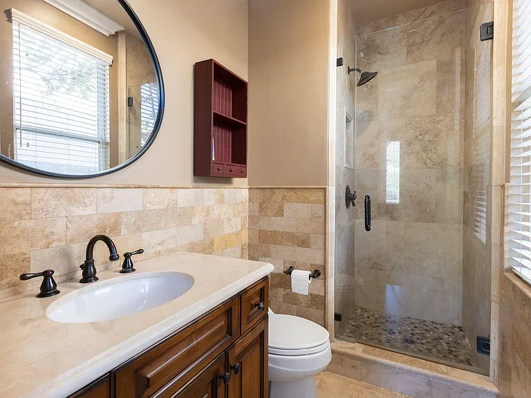 18652 Topanga Canyon Rd — Photo 16