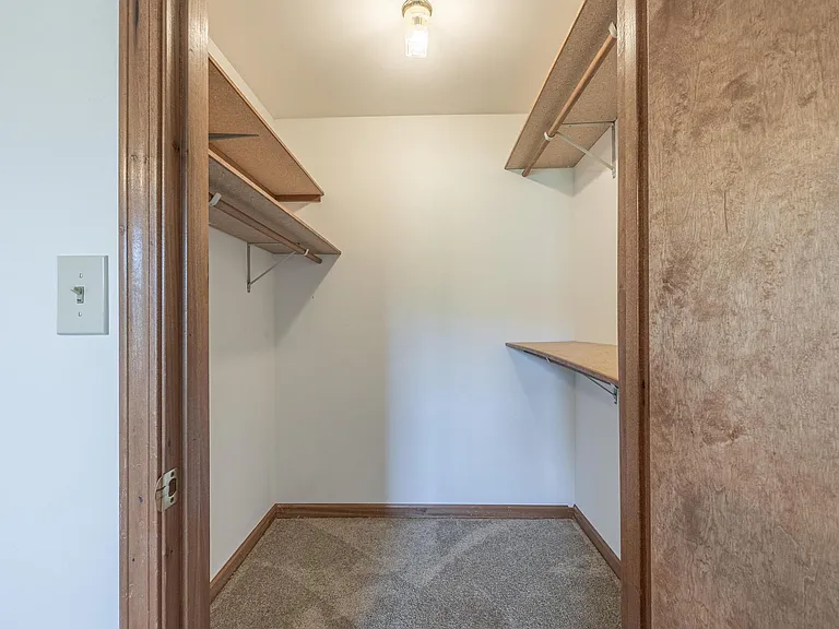 44 Arlington Ct — Photo 25