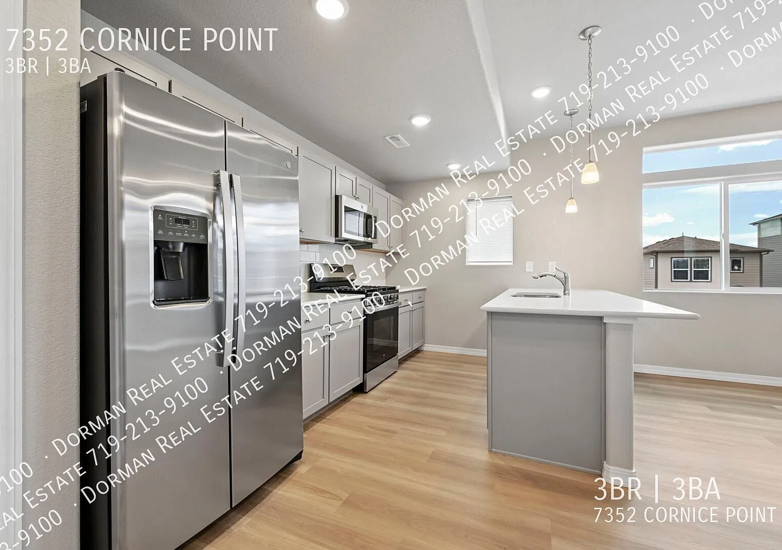 Almost new, beautiful home in Woodmen Heights — Photo 2
