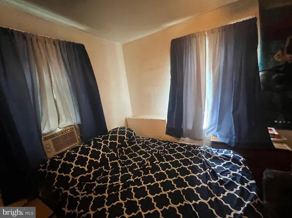 2109 Tasker St, Philadelphia, PA 19145