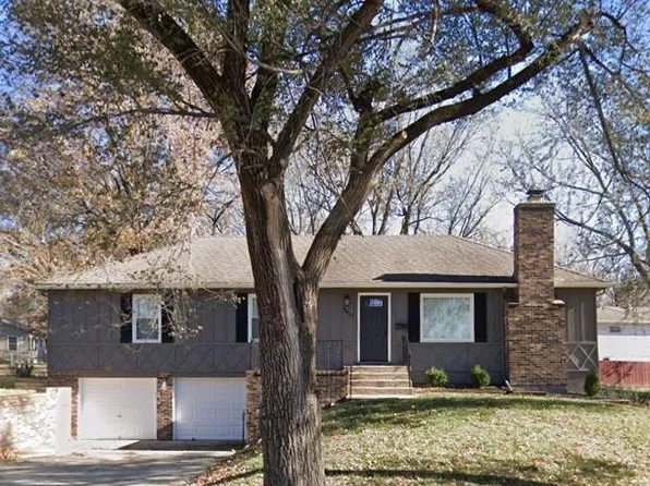 9237 Mackey St, Overland Park, KS 66212