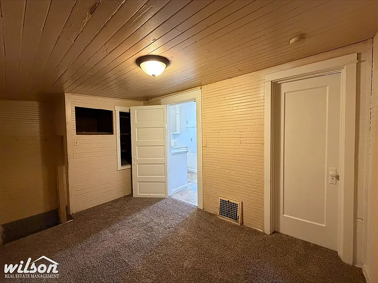 1403 W Lincoln Ave — Photo 11