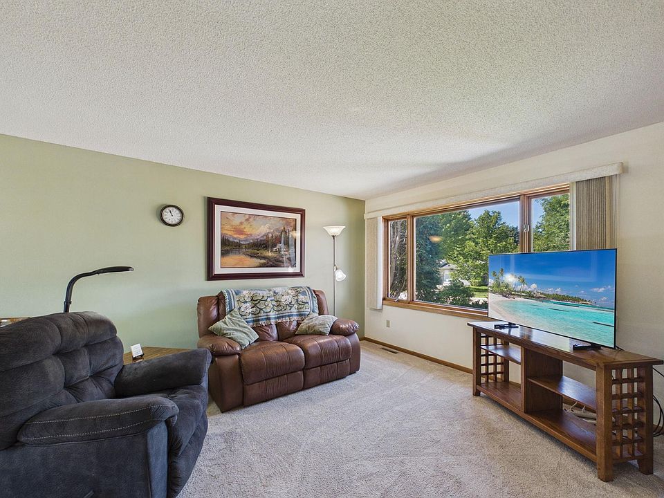 1st image of 4335 Valley Dr NW