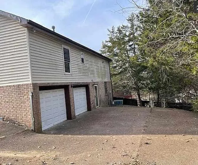 917 Tavistock Pl — Photo 22