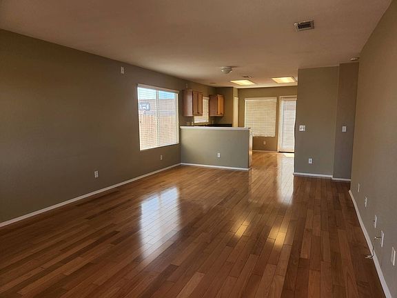 2nd image of 5926 Regino Ave