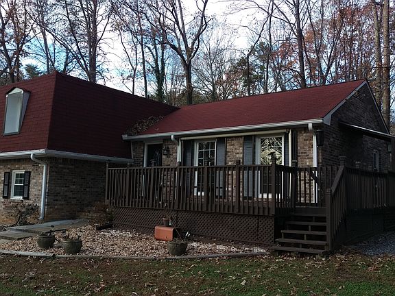 Front right, deck & awning