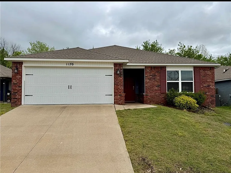 1170 S Kingfisher Ln — Photo 1