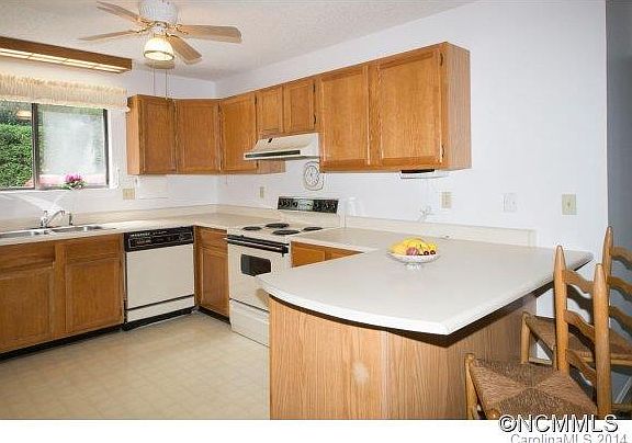 3rd image of 47-APTK8 Lake Dr