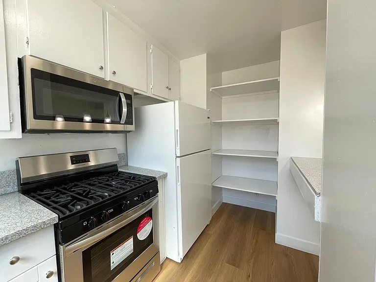 7351 Variel Ave — Photo 16