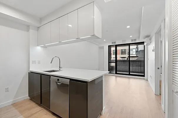 Rented by Living New York | media 13