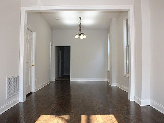 5th image of 3434 W Le Moyne St