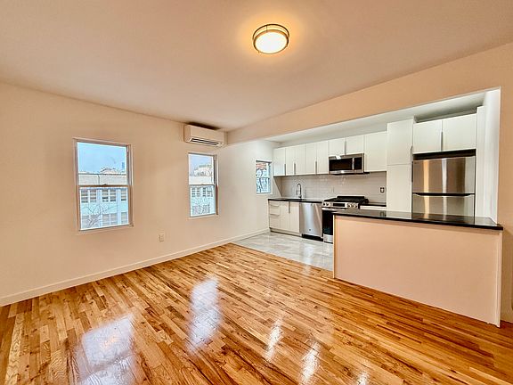 2nd image of 580 Broadway #3