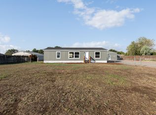 104 Lucas Rd, Burbank, WA 99323