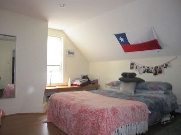 4th image of 285 Newport Ave #1