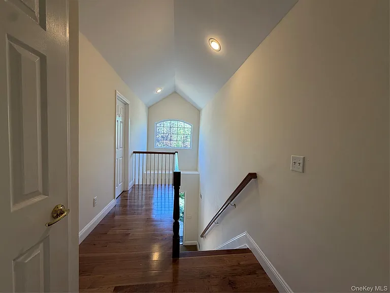 12 Yennicock Ave — Photo 8