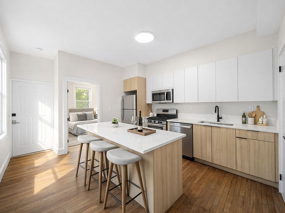 1st image of 12 Creighton St #2