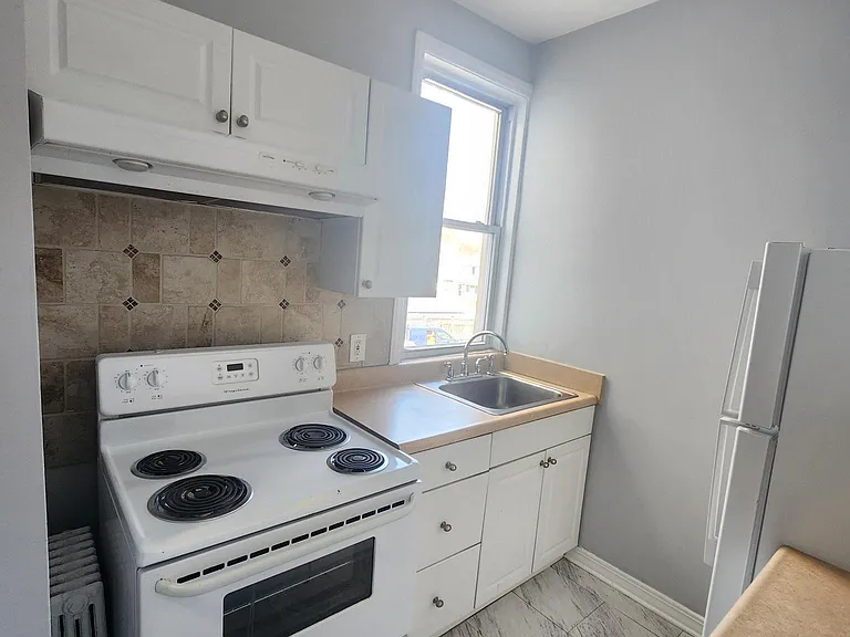 36 Hillside Ave #1 — Photo 4