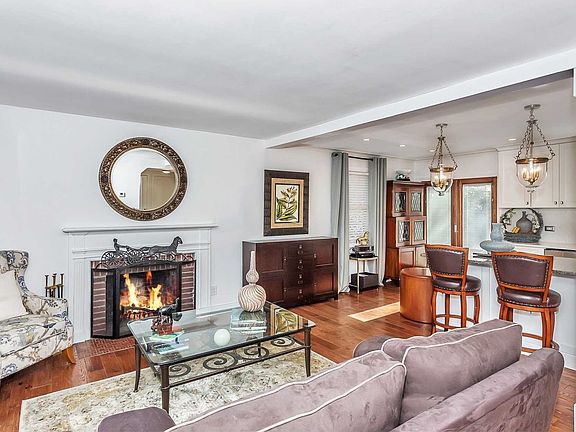5th image of 239 Hamilton Ave