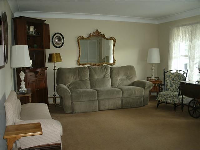 2nd image of 3301 S Eastmoreland Dr