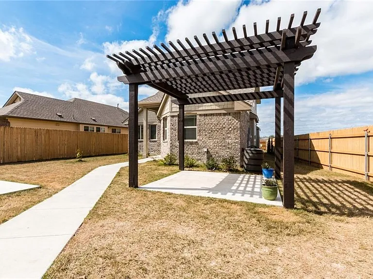 2104 Pindos Pony Way — Photo 25