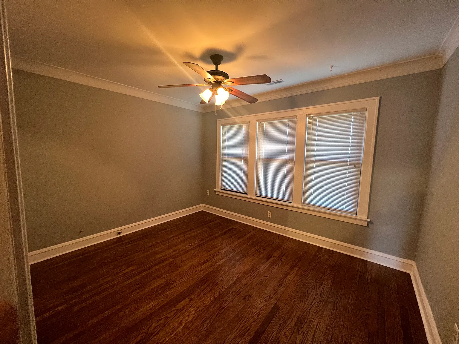 2 bed, 1000 sqft, $1,600 — Photo 4