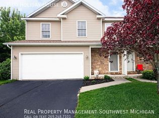 2500 Holiday House Rd, Saint Joseph, MI 49085