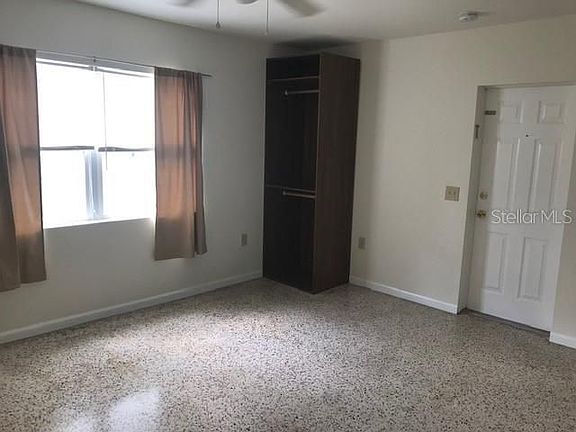 5th image of 2117 Bay St APT 2