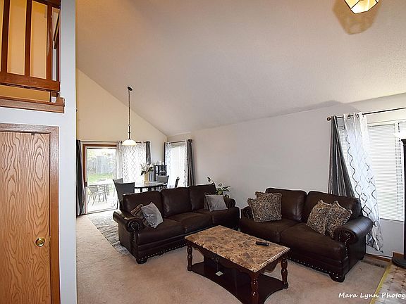 3rd image of 2142 Brittany Ln