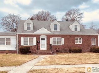 2 Cedar Ave, North Brunswick, NJ 08902