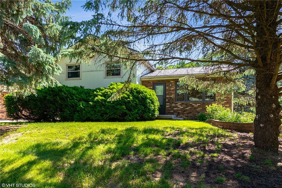 3915 NE 48th St, Des Moines, IA 50317 Zillow