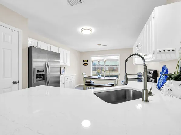 835 Whitrock Ln, Fort Walton Beach, FL 32547