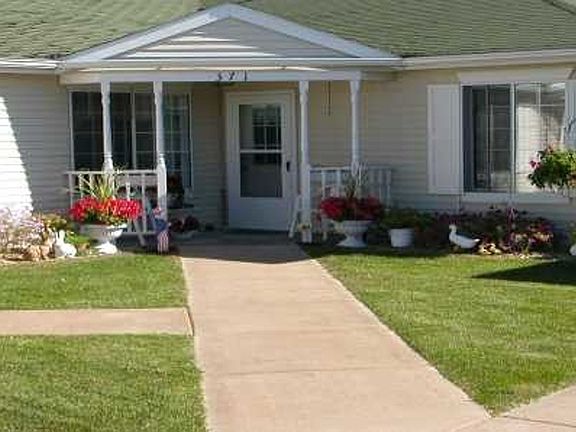 5th image of 301-431 Hillcrest Dr #373