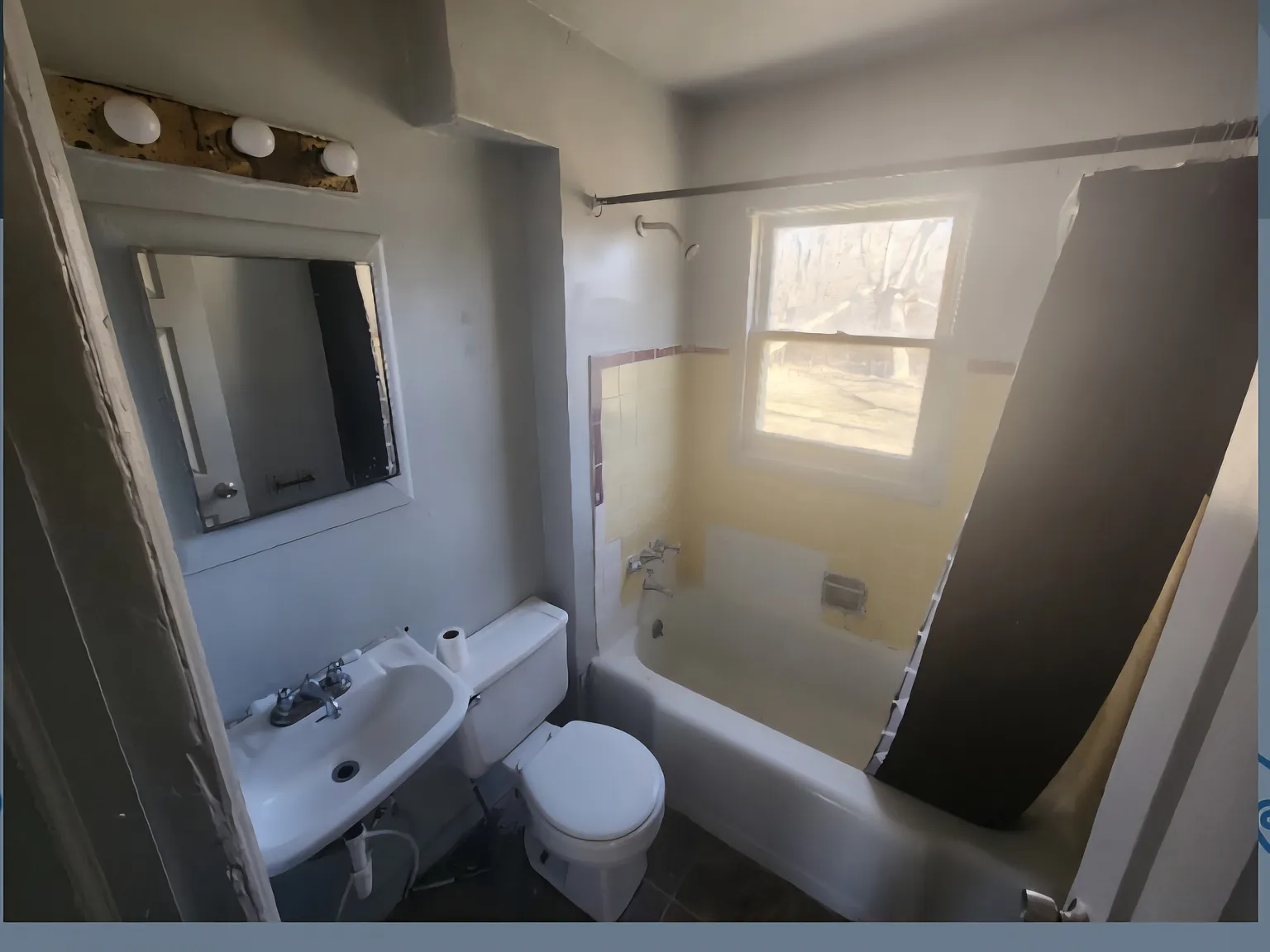 3 bed, 1668 sqft, $1,000 — Photo 2