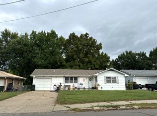 2715 S 15th St, Leavenworth, KS 66048