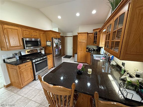 5th image of 256 Clarence Dr SE
