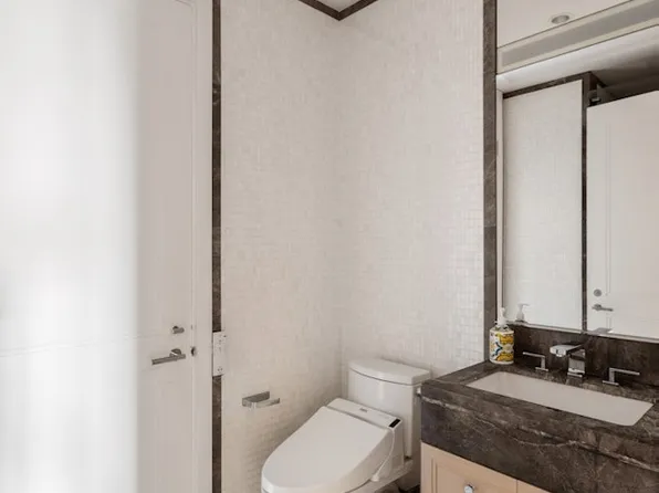 200 East 95th Street image 18 of 28