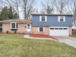 1152 Echo Dr, South Bend, IN