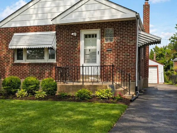 6613 Kahns St, Saint Louis, MO 63121