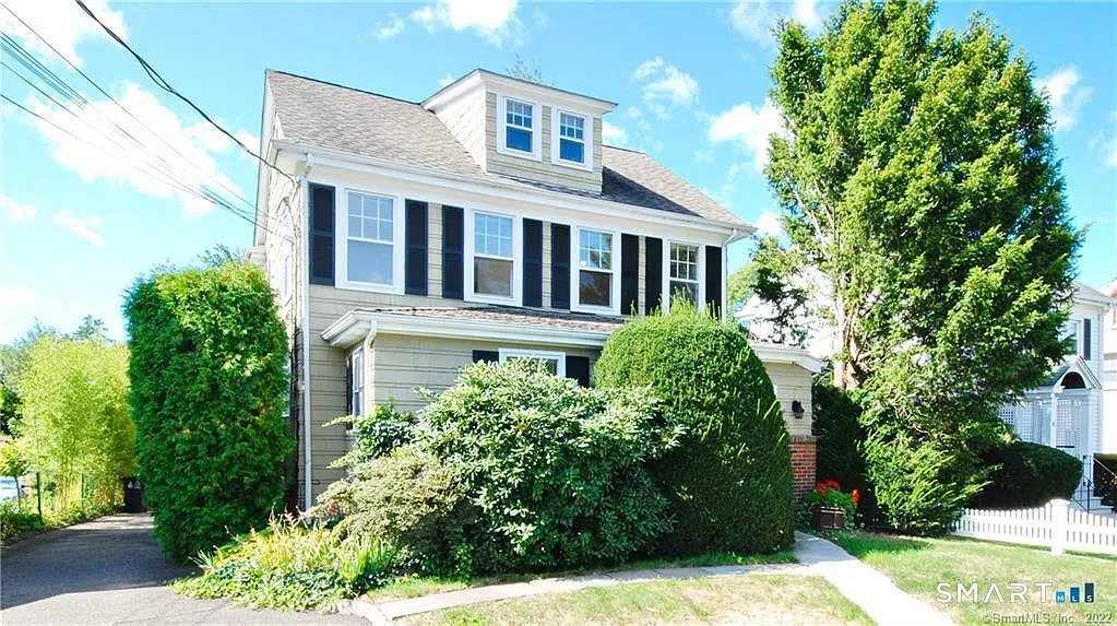 3 bed, 1.0 bath, 974 sqft, $3,250 — Photo 2