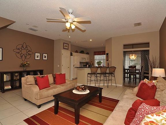 5th image of 561 Vallance Way NE