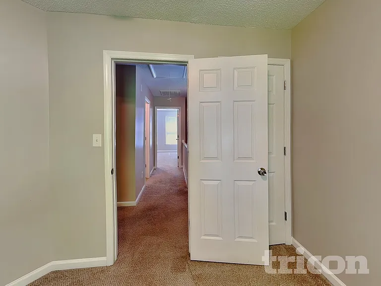 4417 Woodlawn Dr — Photo 10