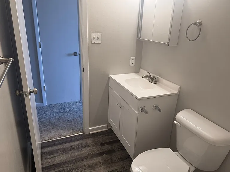 Berkshire Apartments — Photo 11