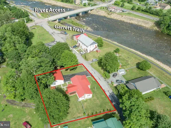 105 W Center St, Kitzmiller, MD 21538
