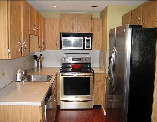 2nd image of 414 Twin Lakes Dr