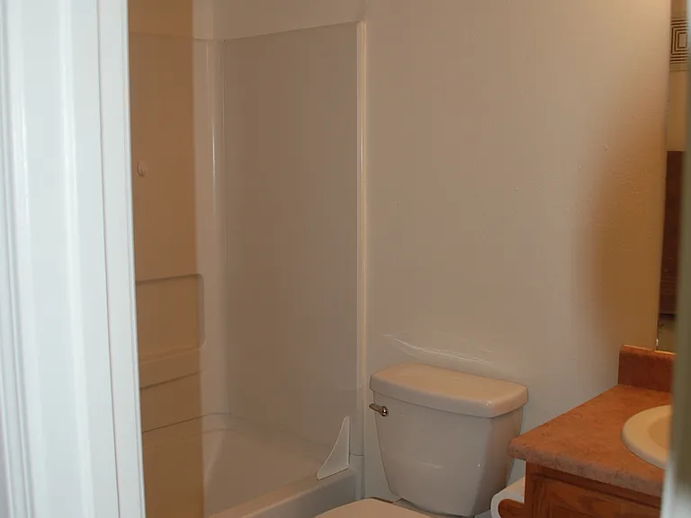 2116 N Wind Dr SW — Photo 4