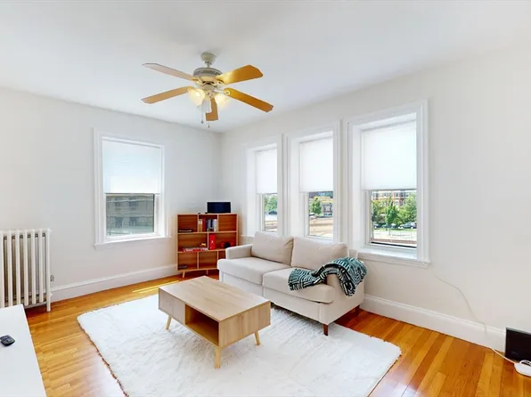 1666 Commonwealth Ave APT 26, Brighton, MA 02135